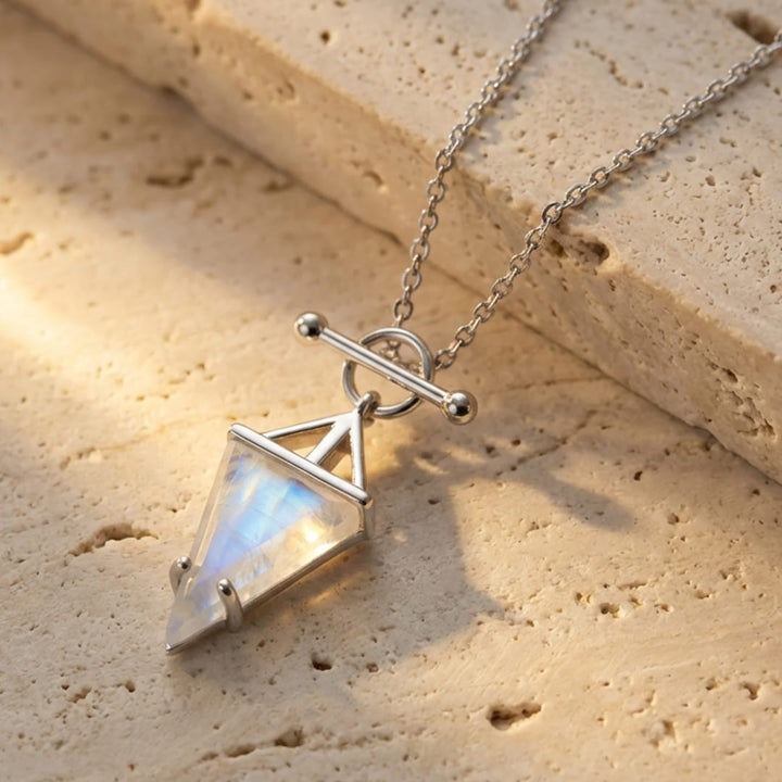 Pendentif "Pointe de Lune" en Pierre de Lune
