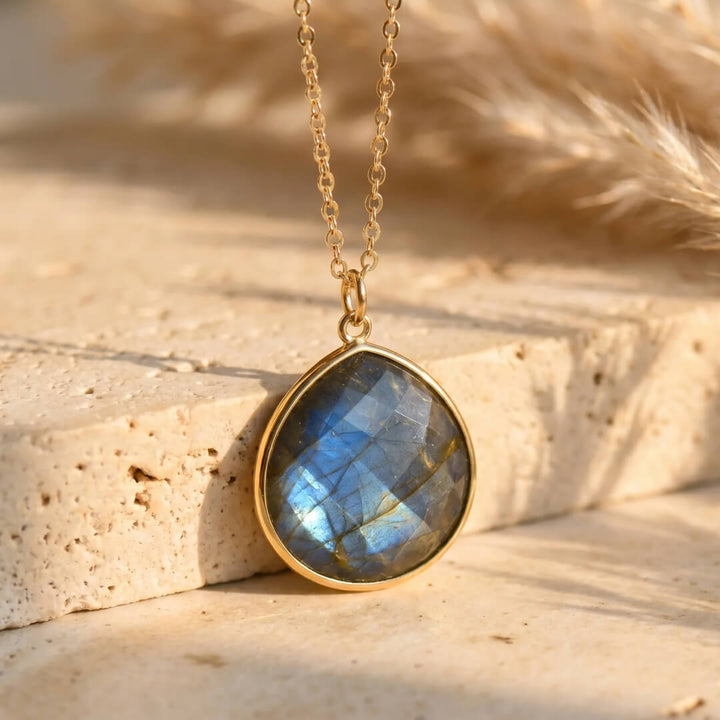 Pendentif "Protection Symbolique" en Labradorite