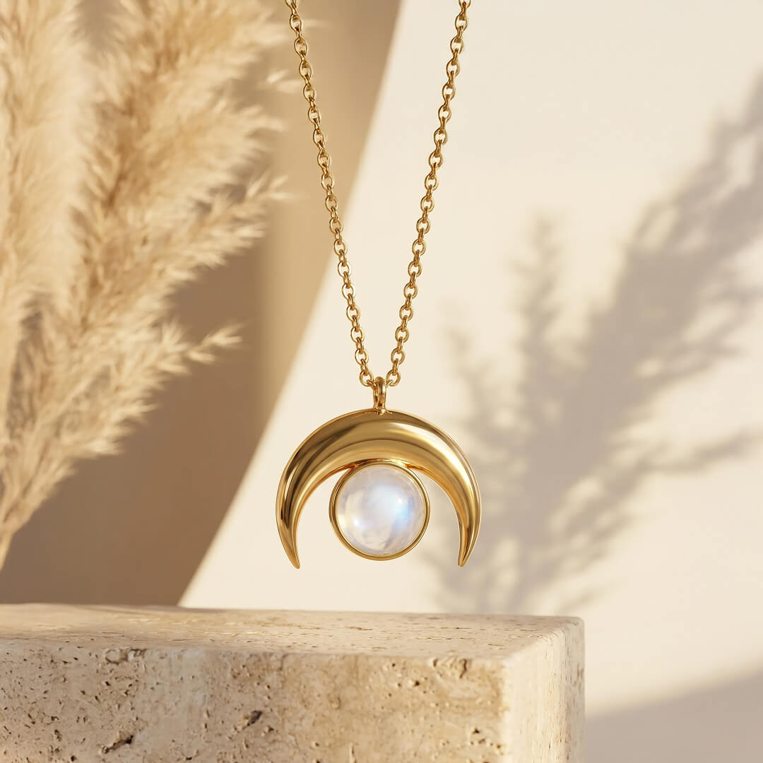 Collier "Croissant de Lune" en Pierre de Lune