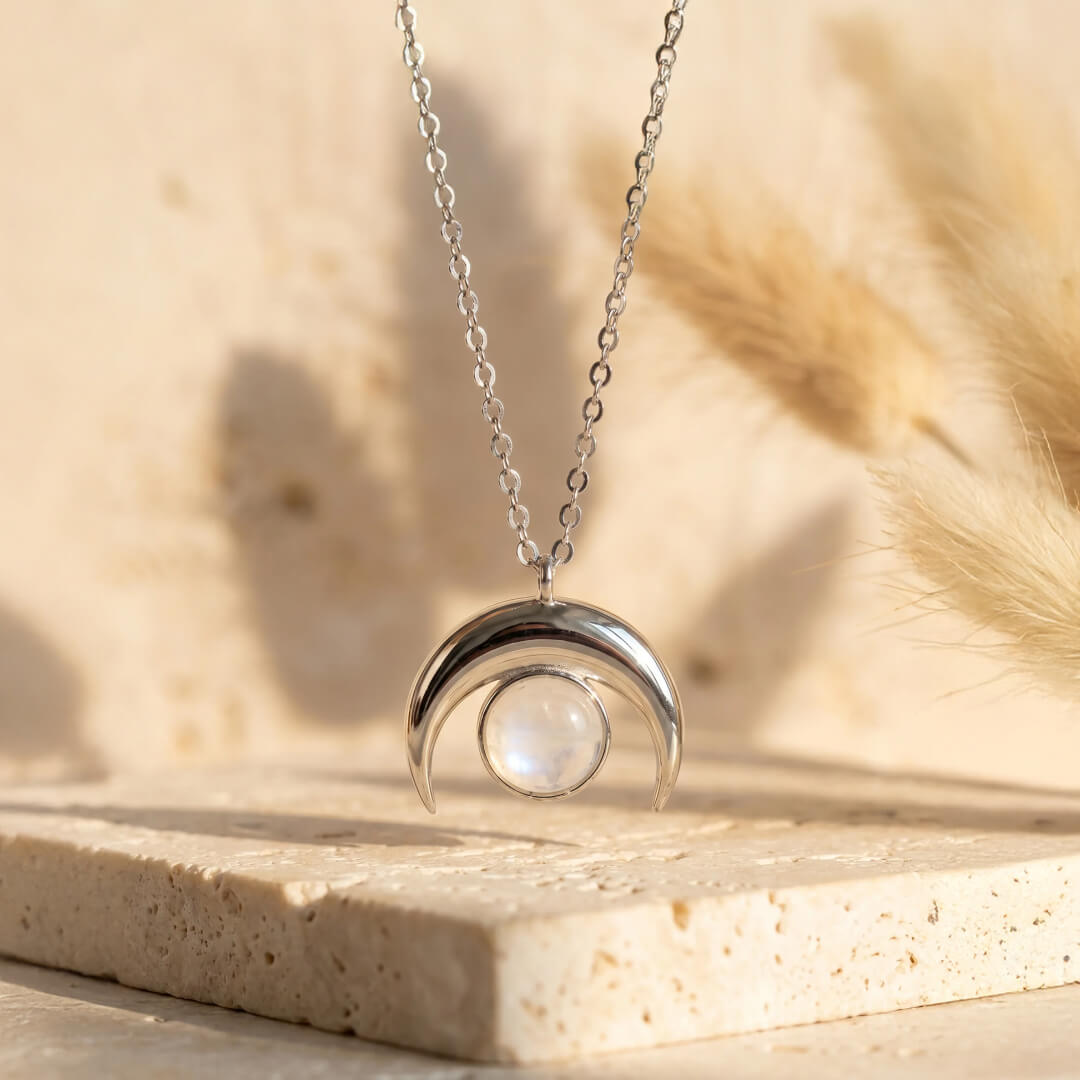 Collier "Croissant de Lune" en Pierre de Lune