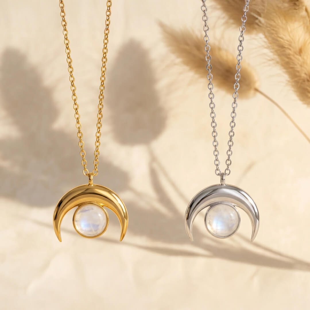 Collier "Croissant de Lune" en Pierre de Lune