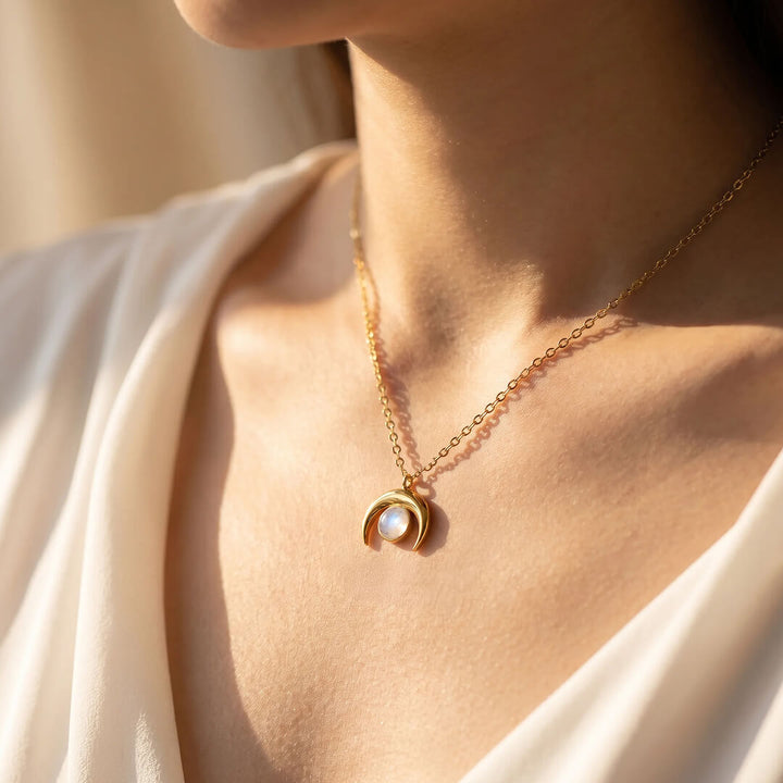 Collier "Croissant de Lune" en Pierre de Lune
