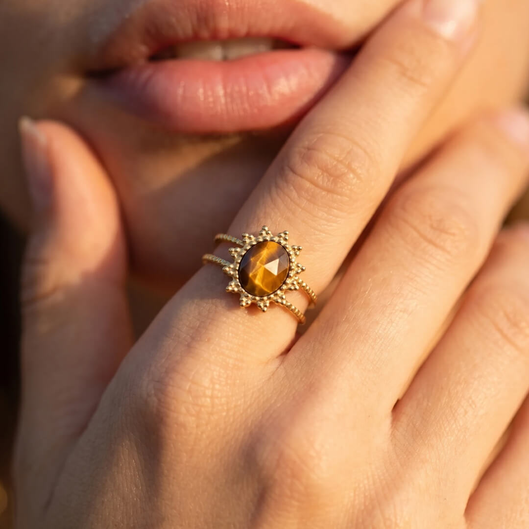 Bague “Fleur” en Œil de Tigre