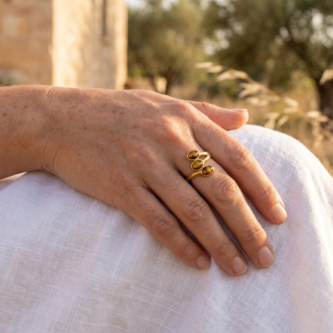 Bague “Triple Lumière” en Œil de Tigre