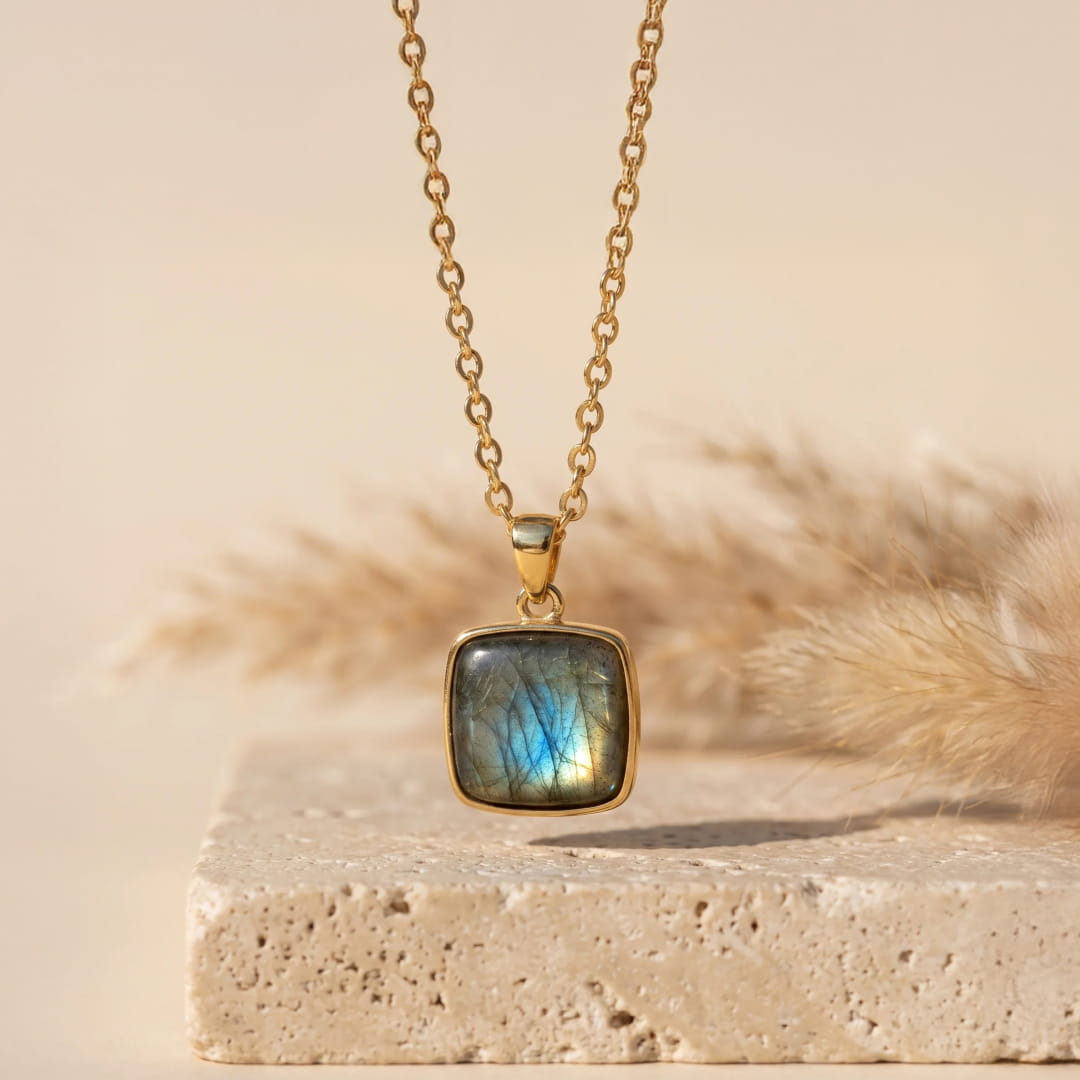 Pendentif "Reflets de Lumière" en Labradorite