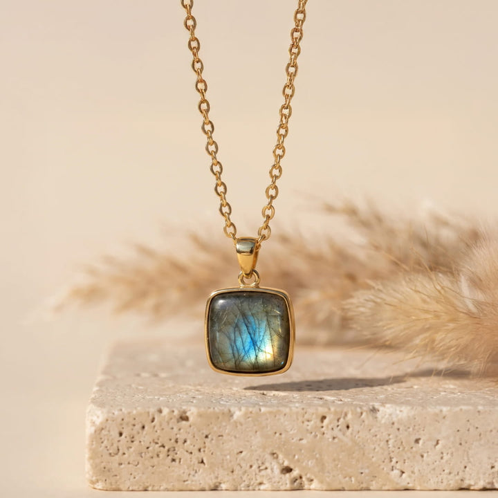 Pendentif "Reflets de Lumière" en Labradorite