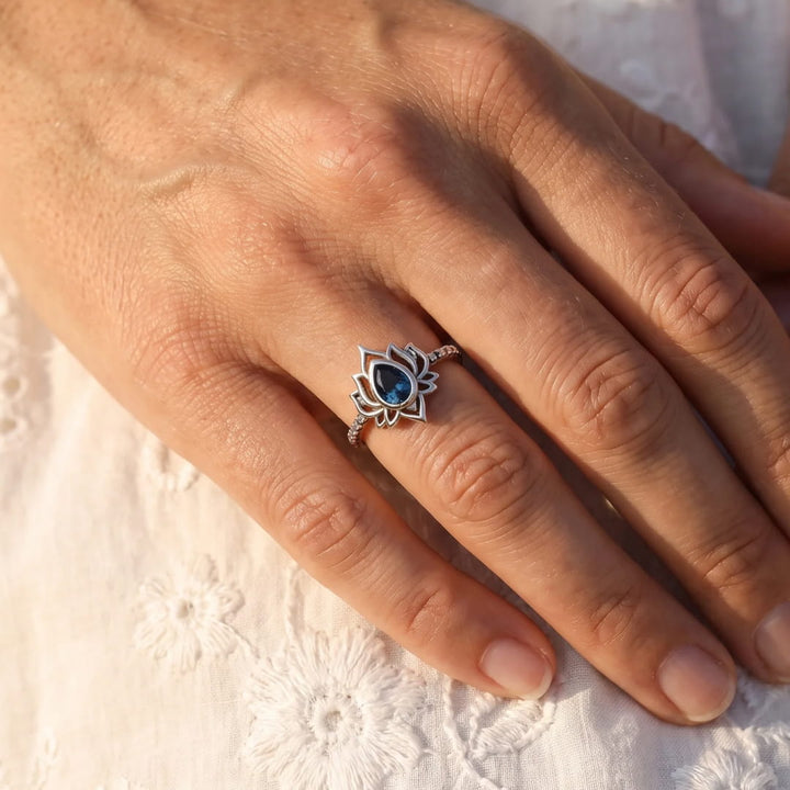 Bague Ajustable "Éveil de Lotus"