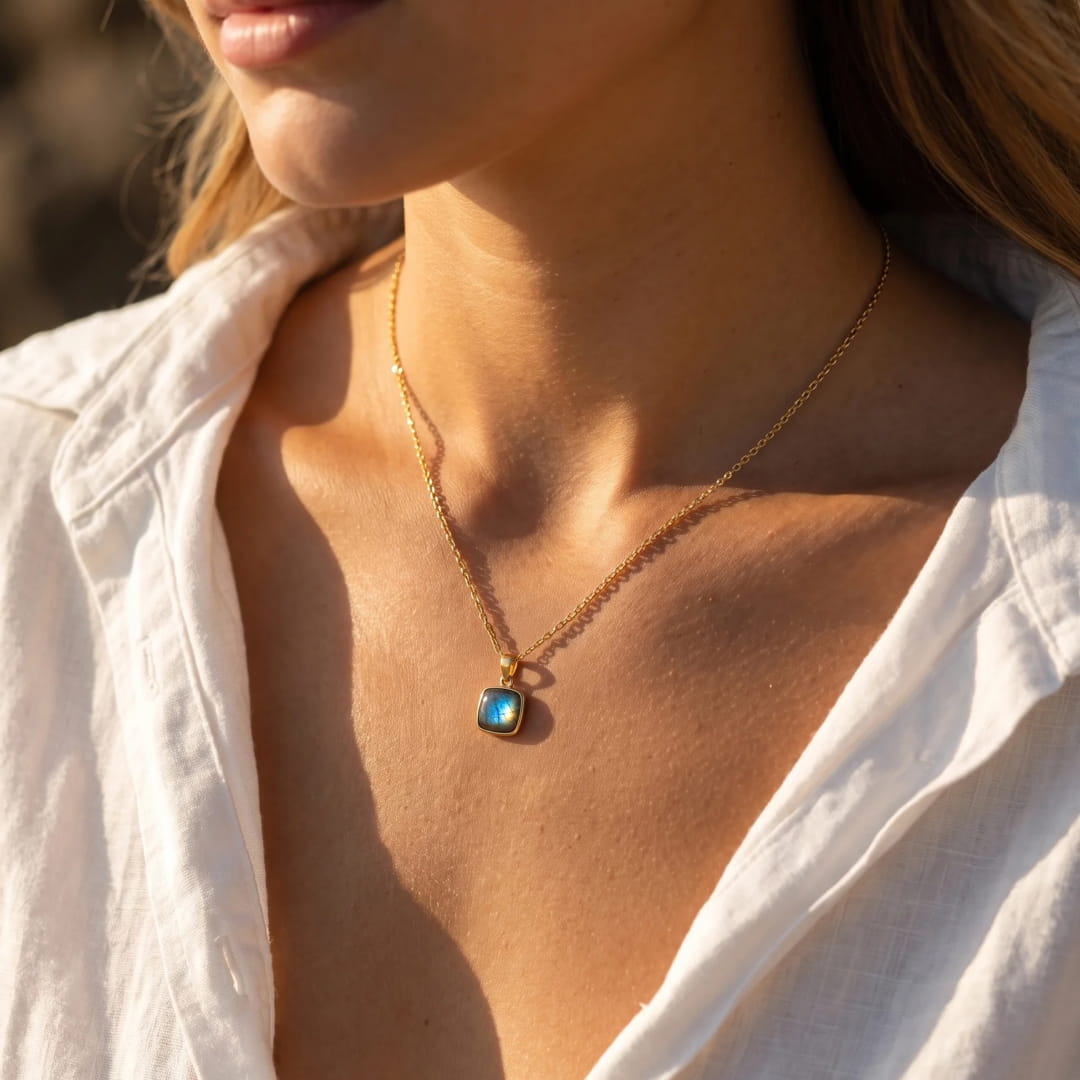 Pendentif "Reflets de Lumière" en Labradorite