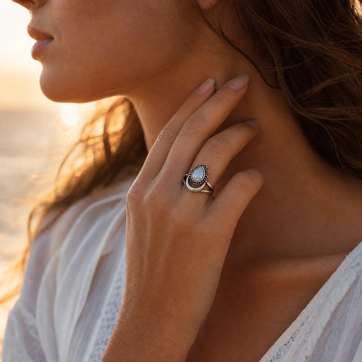 Bague "Lune Intuitive" en Pierre de Lune