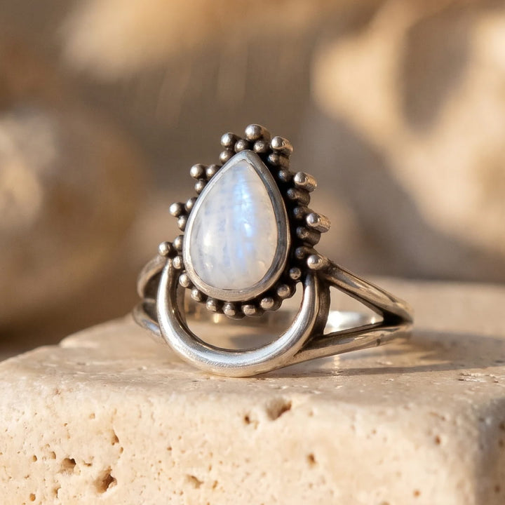 Bague "Lune Intuitive" en Pierre de Lune