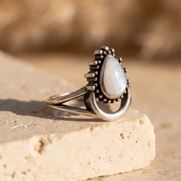 Bague "Lune Intuitive" en Pierre de Lune