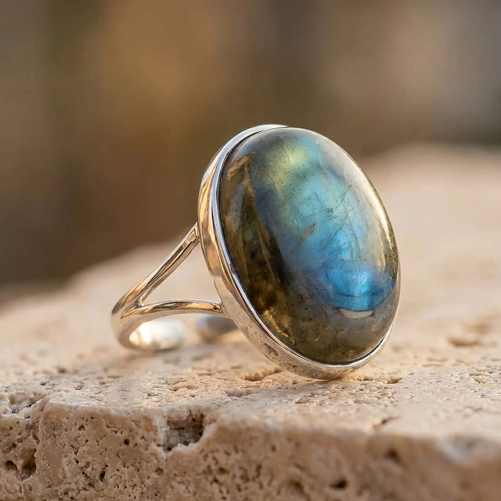 Bague Réglable “Reflets Boréaux” en Labradorite