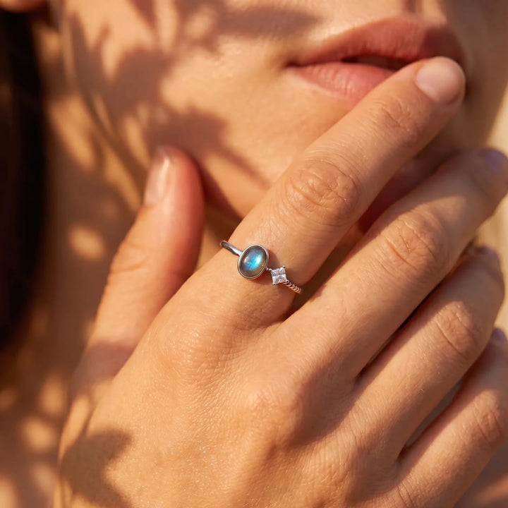 Bague "Élégance Intuitive" en Labradorite et Zircon