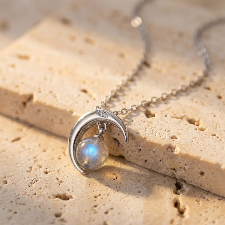 Pendentif "Lune Enchantée" en Labradorite