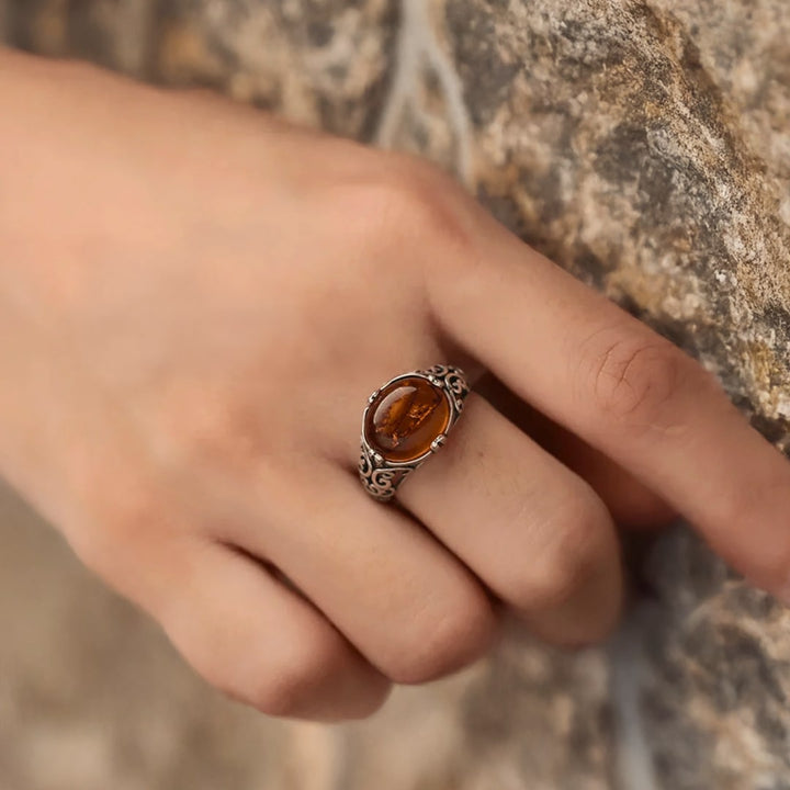 Bague Ajustable "Éclat Solaire" en Ambre