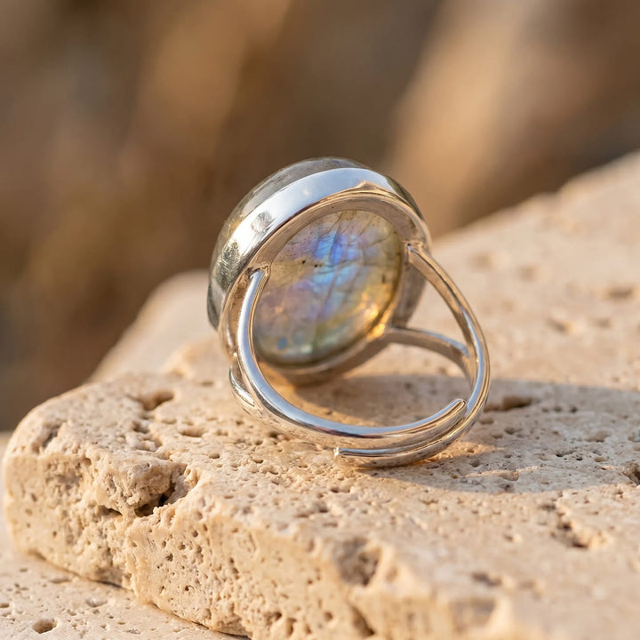 Bague Réglable “Reflets Boréaux” en Labradorite