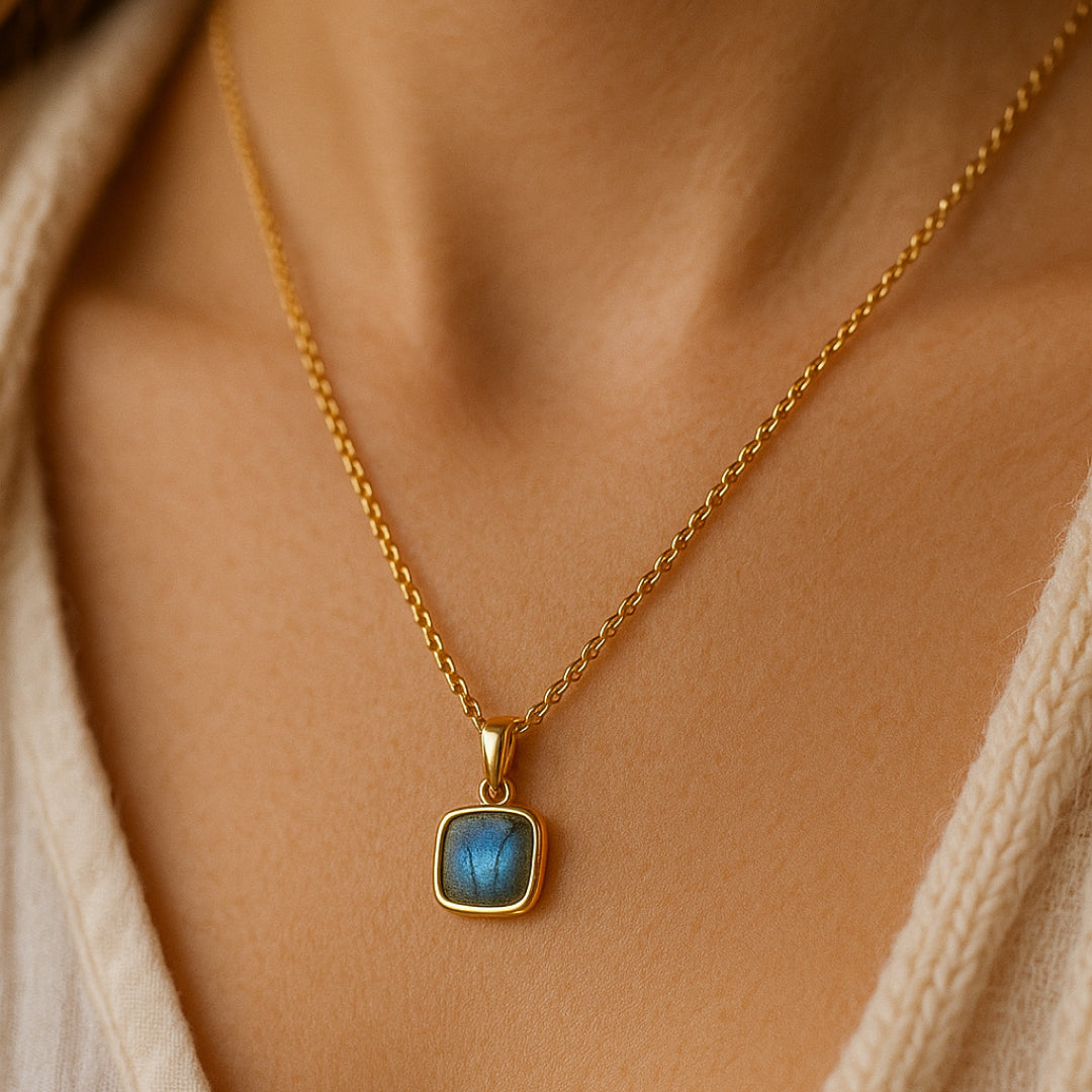 Pendentif "Reflets de Lumière" en Labradorite
