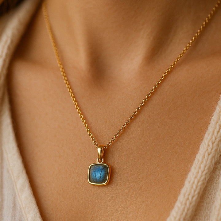 Pendentif "Reflets de Lumière" en Labradorite