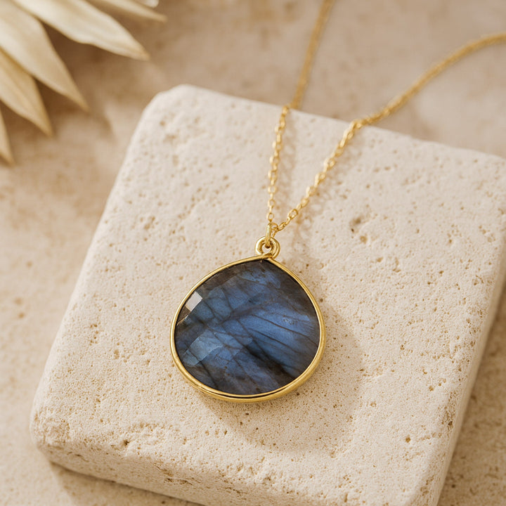 Pendentif "Protection Symbolique" en Labradorite