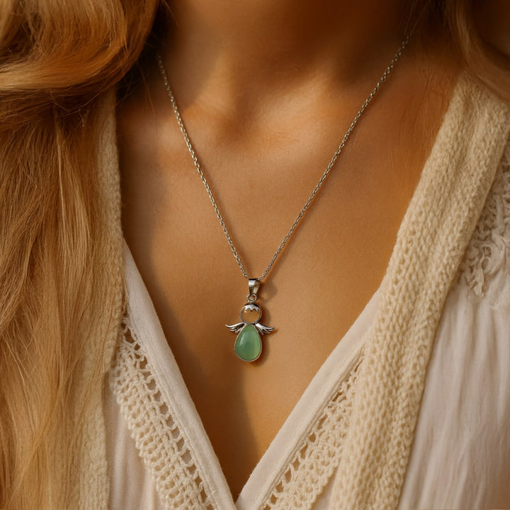 Pendentif Petit Ange et sa Pierre Naturelle