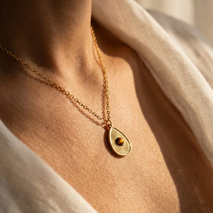 Pendentif "Force Dorée" en Œil de Tigre