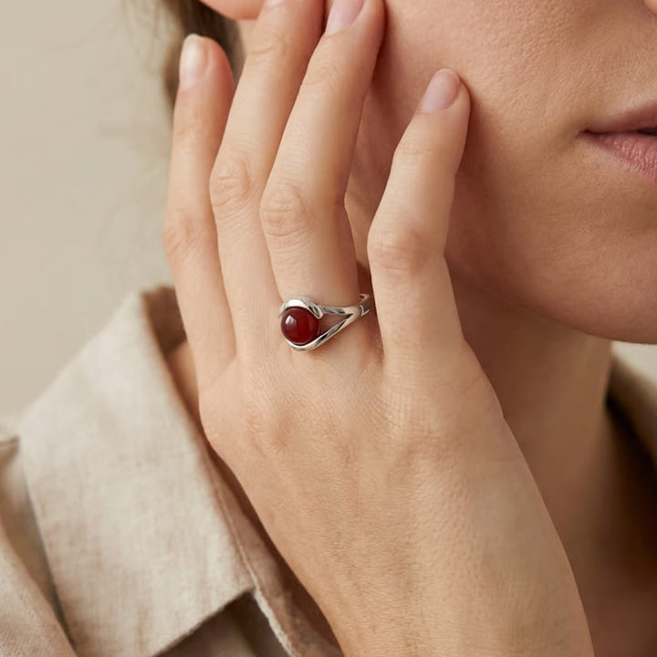 Bague Ajustable "Élan Intérieur" en Agate Rouge