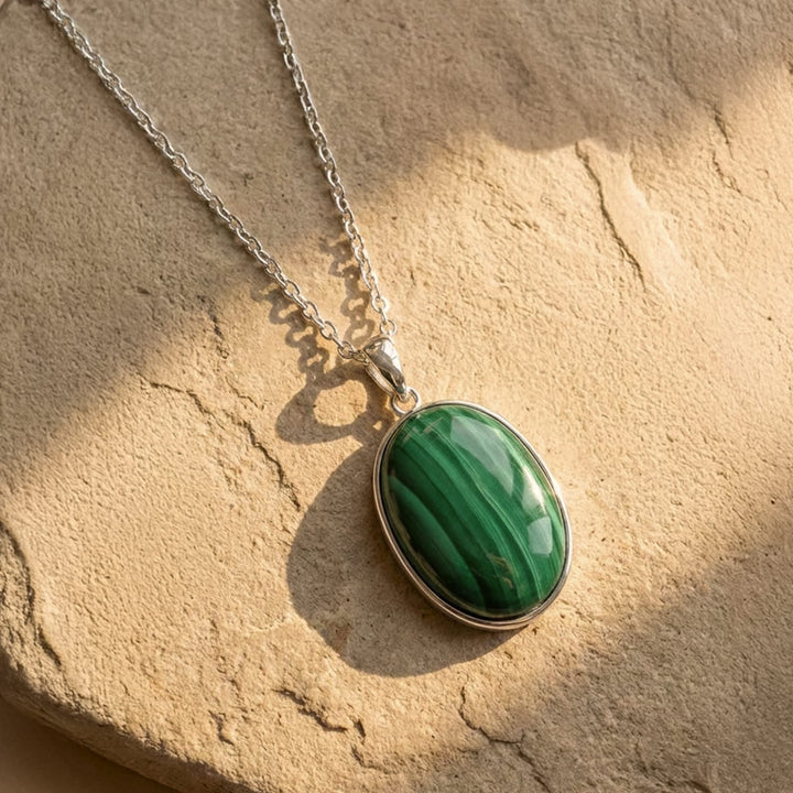 Pendentif “Renaissance Intérieure” en Malachite