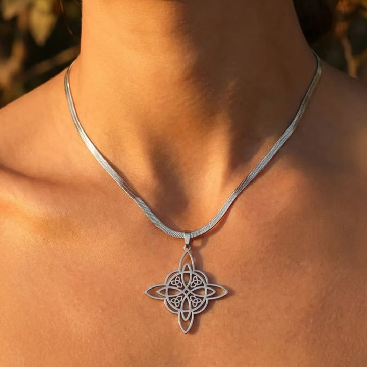 Pendentif "Protection Éternelle" - Nœud de Sorcière, Chaîne plate