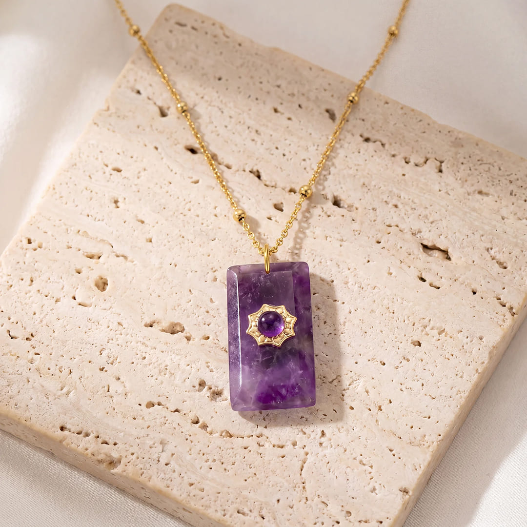 Pendentif “Éclat Violet Impérial” en Améthyste