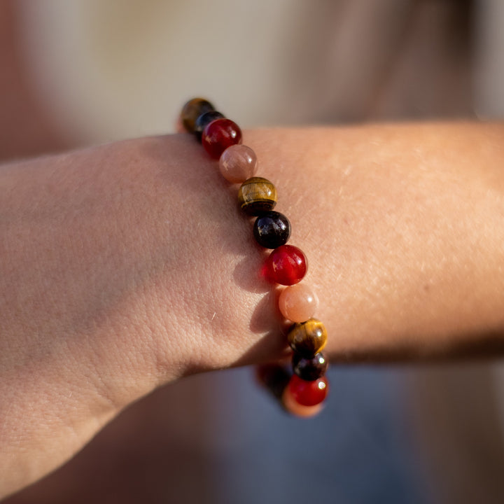 Bracelet "Chance & Joie" en Oeil de Tigre, Pierre de Soleil, Cornaline & Grenat