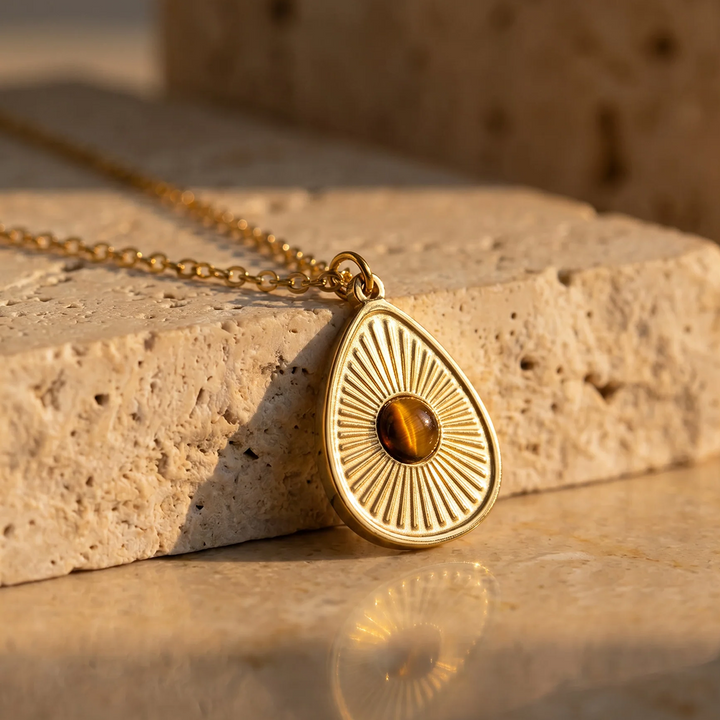 Pendentif "Force Dorée" en Œil de Tigre
