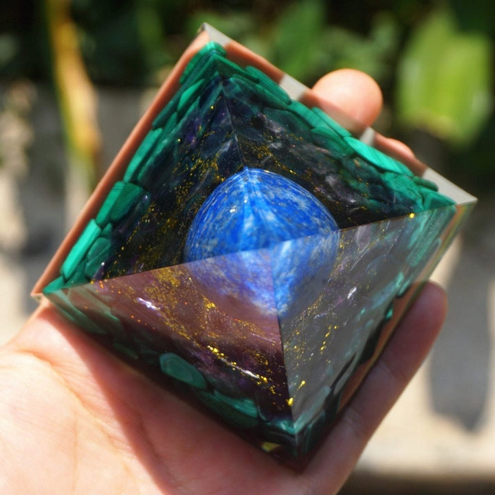 Orgonite "Kâli" en Lapis Lazuli, Améthyste & Malachite