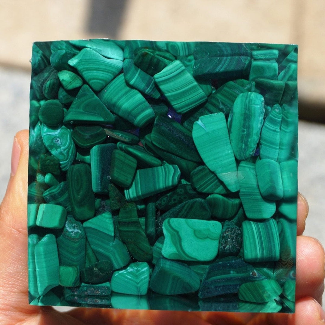 Orgonite "Kâli" en Lapis Lazuli, Améthyste & Malachite
