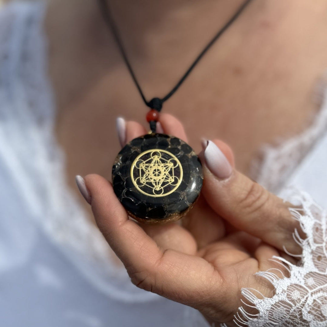 Pendentif Orgonite "Cube de Métatron" en Obsidienne & Grenat